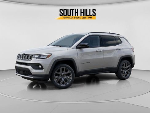 New 2026 Jeep Compass Latitude image 2