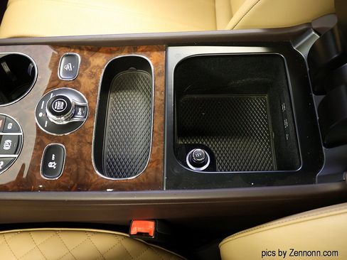 Used 2019 Bentley Bentayga AWD/4WD image 49