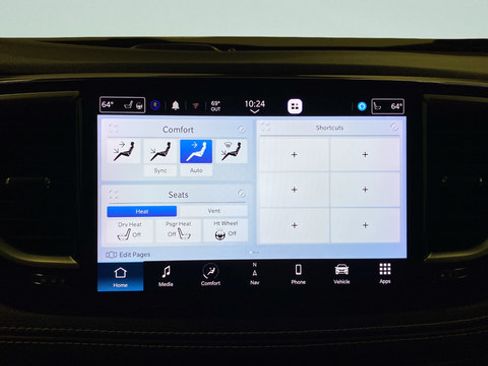 Used 2023 Chrysler Pacifica Limited w/ Uconnect Theater Family Group FWD image 18