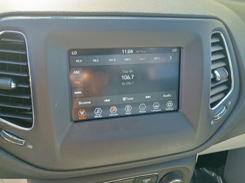 Used 2019 Jeep Compass Latitude image 29