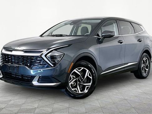 Used 2024 Kia Sportage LX image 2