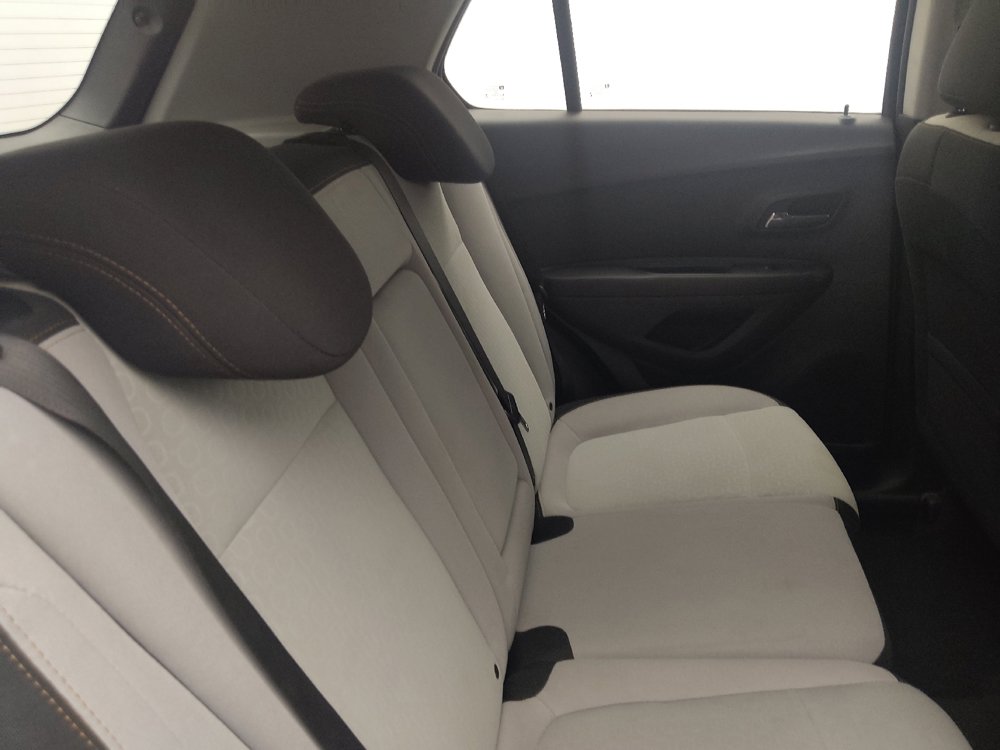 Used 2020 Chevrolet Trax LS FWD image 19
