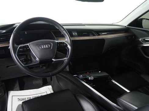Used 2019 Audi e-tron Prestige w/ Prestige Package image 20