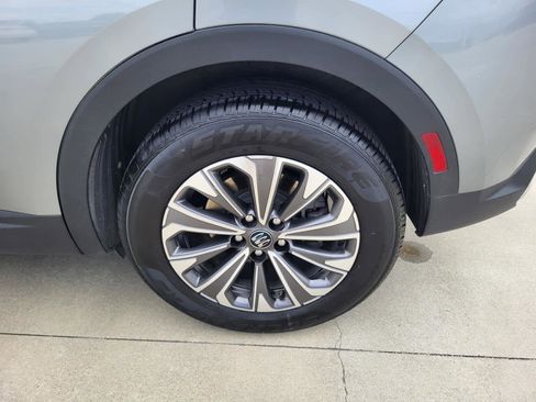 Used 2024 Buick Envision Preferred image 26