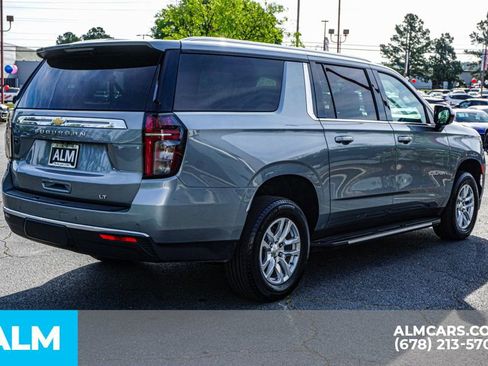 Used 2024 Chevrolet Suburban LT RWD image 6