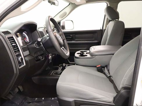 Used 2018 RAM 3500 Tradesman w/ Chrome Appearance Group image 16