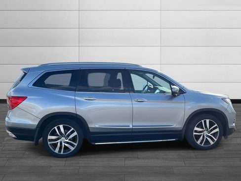 Used 2017 Honda Pilot Touring image 6