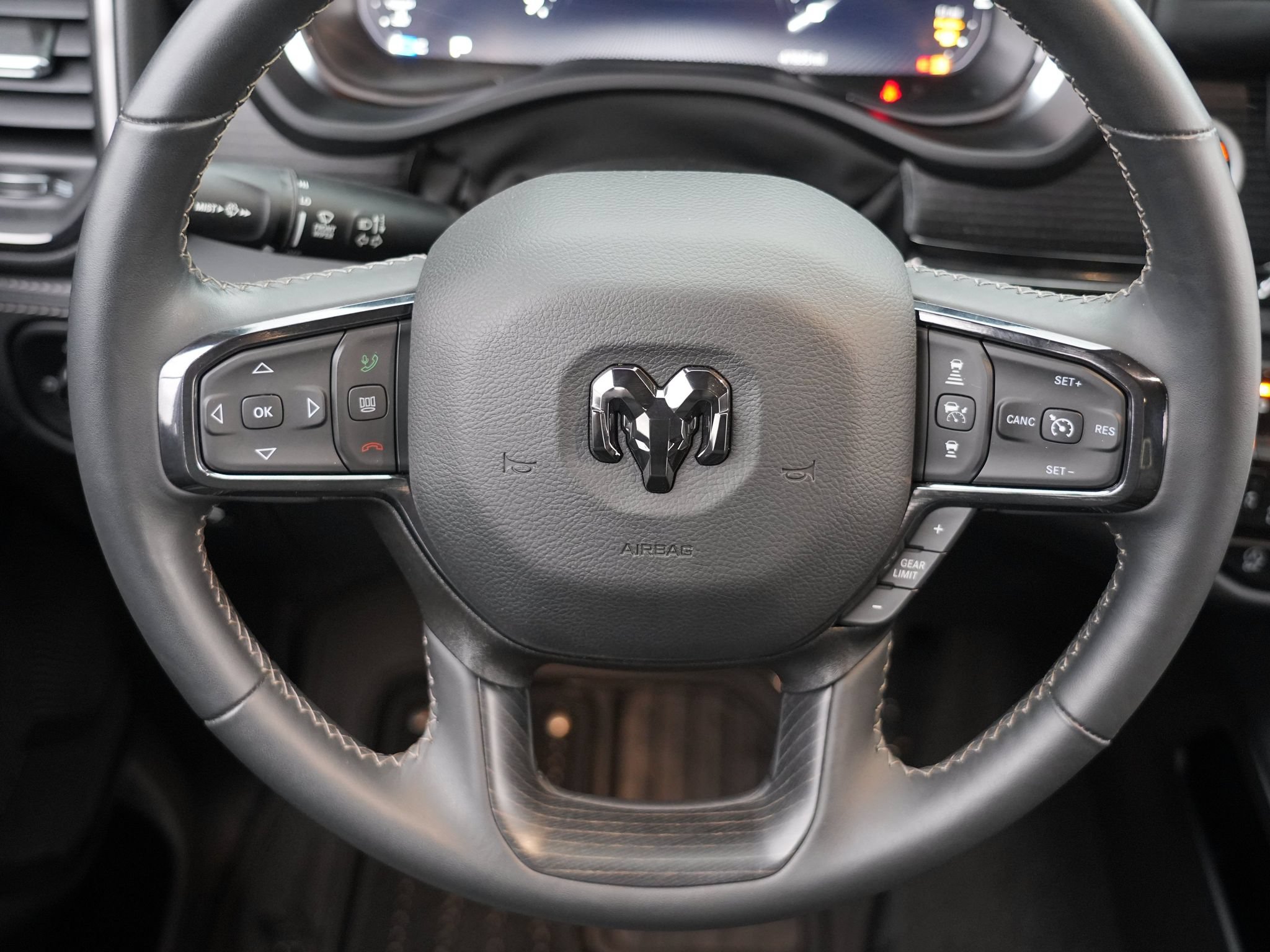 Used 2024 RAM 1500 Limited AWD/4WD image 24
