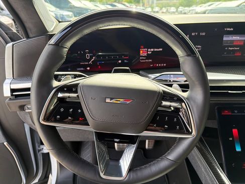 Certified 2026 Cadillac Escalade V w/ LPO, ONYX Package AWD/4WD image 25
