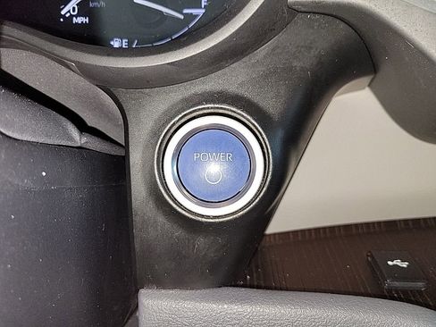 Used 2024 Toyota Sienna LE image 22