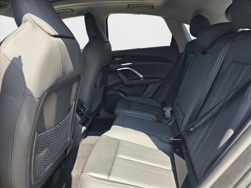 New 2025 Audi Q5 Premium Plus image 17