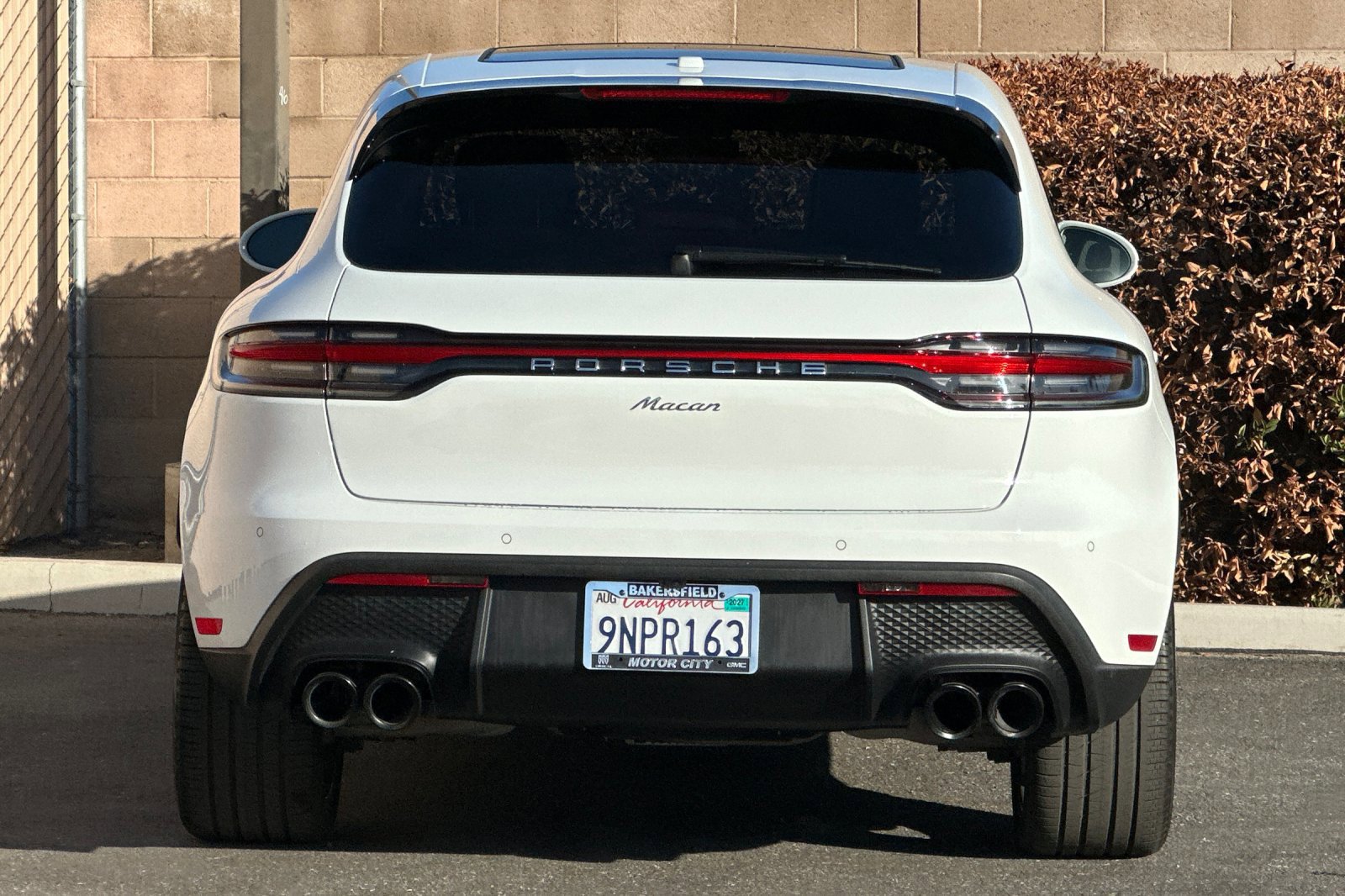 Used 2024 Porsche Macan AWD/4WD image 5