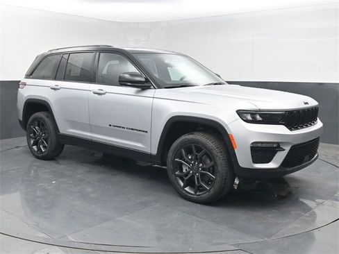 New 2025 Jeep Grand Cherokee Limited image 7