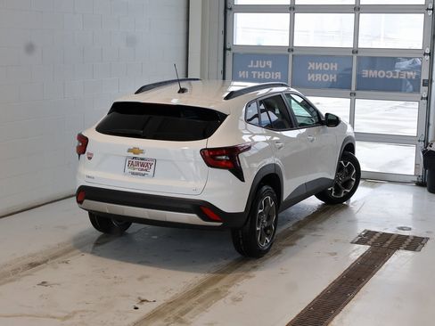New 2026 Chevrolet Trax LT w/ Driver Confidence Package image 38