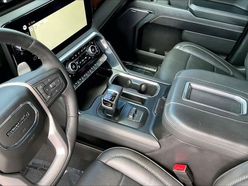 Used 2022 GMC Sierra 1500 Denali w/ Denali Reserve Package image 17