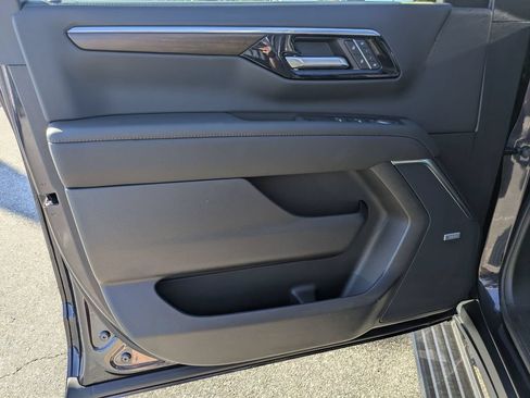 New 2026 Chevrolet Tahoe High Country AWD/4WD image 9
