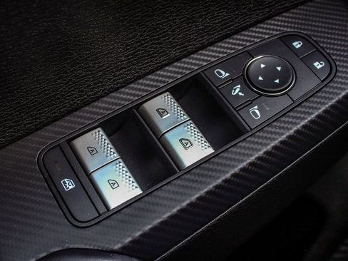 New 2026 Mitsubishi Outlander SE image 10