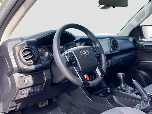 Used 2022 Toyota Tacoma SR image 9