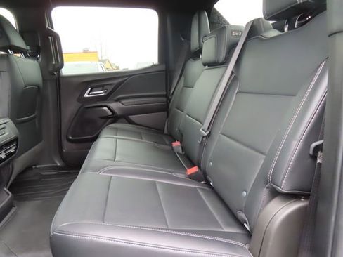 Used 2025 Chevrolet Silverado EV LT AWD/4WD image 41