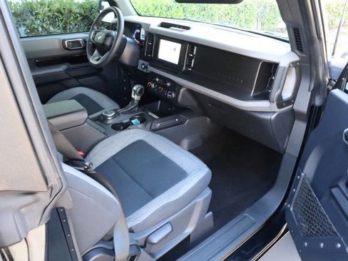 Used 2022 Ford Bronco 2-Door image 31