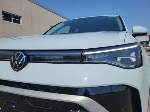 New 2026 Volkswagen Taos SEL AWD/4WD image 26