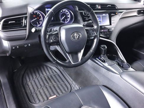 Used 2020 Toyota Camry SE FWD image 9
