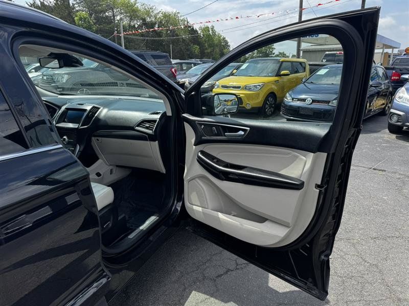 Used 2019 Ford Edge Titanium FWD image 20