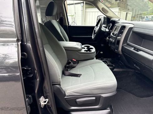 Used 2015 RAM 2500 Tradesman w/ Chrome Appearance Group AWD/4WD image 9