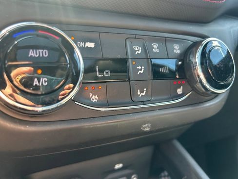 Used 2022 Chevrolet TrailBlazer RS w/ Sun and Liftgate Package AWD/4WD image 30