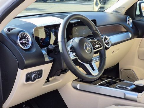 Used 2021 Mercedes-Benz GLB 250 image 10
