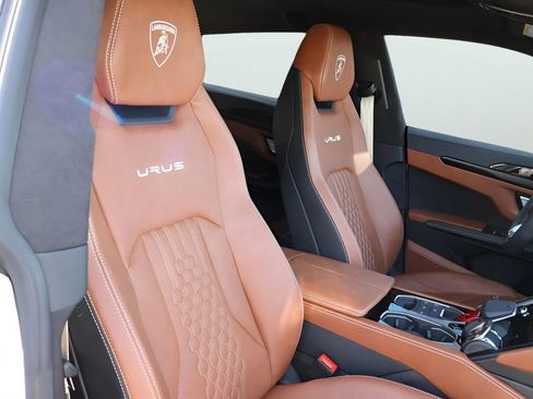 Used 2024 Lamborghini Urus S image 13