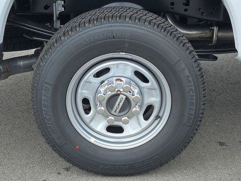 New 2026 Ford F250 4x4 SuperCab Super Duty image 7