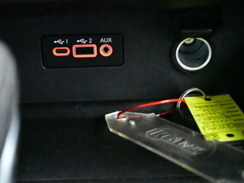 Used 2025 Nissan Altima 2.5 SV FWD image 27