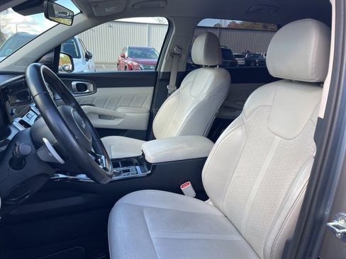 Certified 2022 Kia Sorento SX image 19