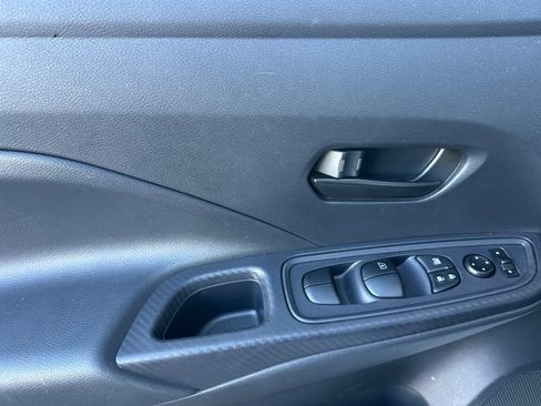 Used 2024 Nissan Versa S FWD image 10