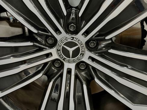 Certified 2023 Mercedes-Benz EQS 450+ 4MATIC SUV w/ Exclusive Trim Package image 18