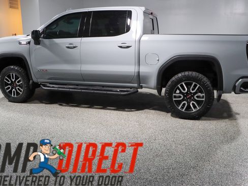 Used 2024 GMC Sierra 1500 AT4 w/ Technology Package AWD/4WD image 11