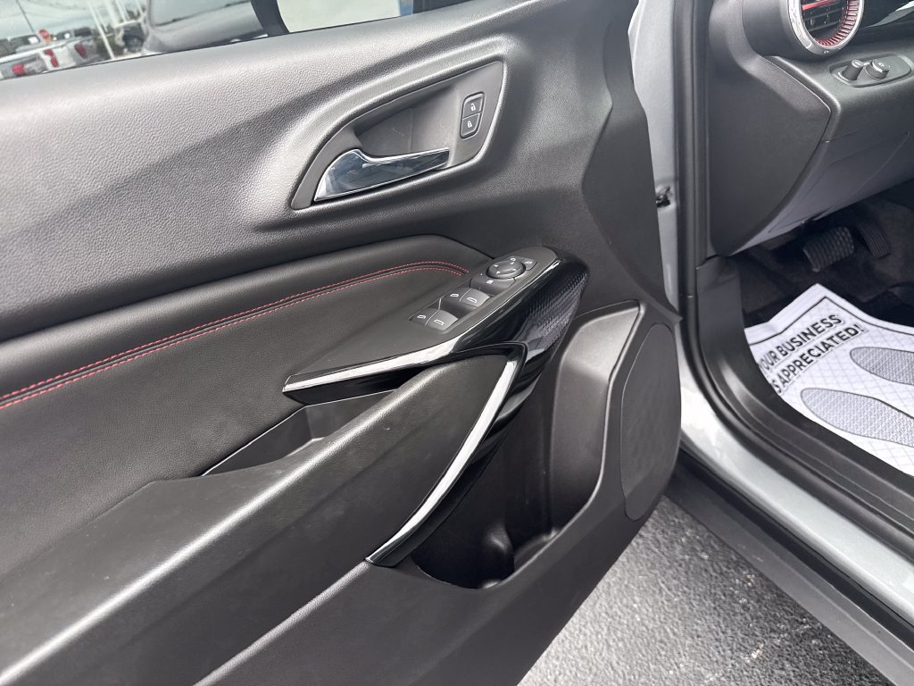 Used 2026 Chevrolet Trax RS w/ Sunroof Package FWD image 14