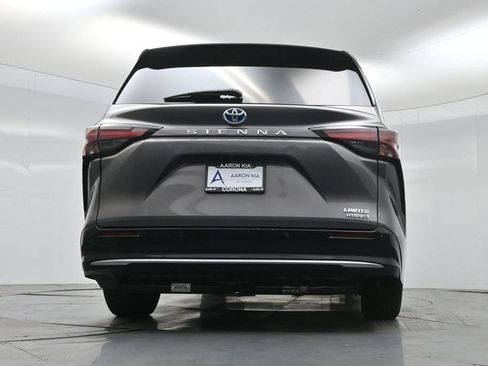 Used 2021 Toyota Sienna Limited FWD image 55