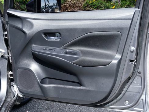 Used 2021 Nissan Versa SV image 34