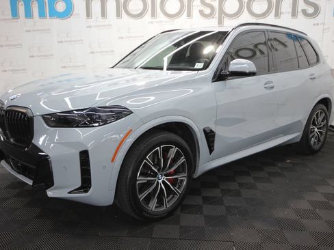 Used 2025 BMW X5 xDrive40i w/ M Sport Package AWD/4WD image 2