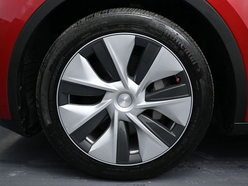 Used 2023 Tesla Model Y Long Range image 10