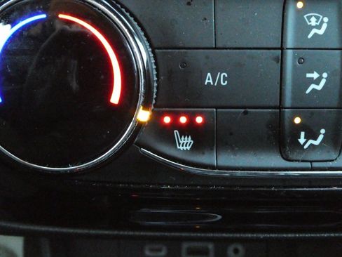 Used 2020 Buick Encore GX Preferred w/ Cold Weather Comfort Package image 17