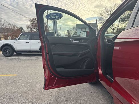 Used 2024 Ford Edge ST-Line image 16