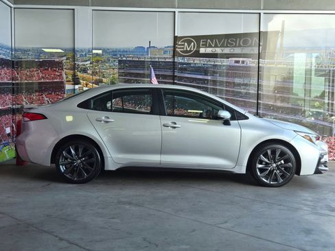 Used 2025 Toyota Corolla SE FWD image 4