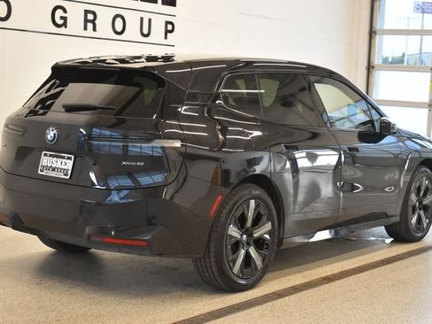 Used 2024 BMW iX xDrive50 w/ Sport Package AWD/4WD image 4