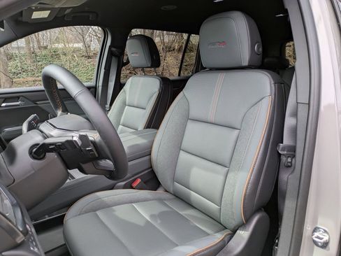 New 2026 GMC Acadia AT4 w/ Luxury Package image 12