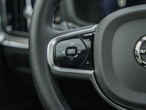 Used 2024 Volvo V60 B5 Cross Country Ultimate w/ Protection Package Premier image 27