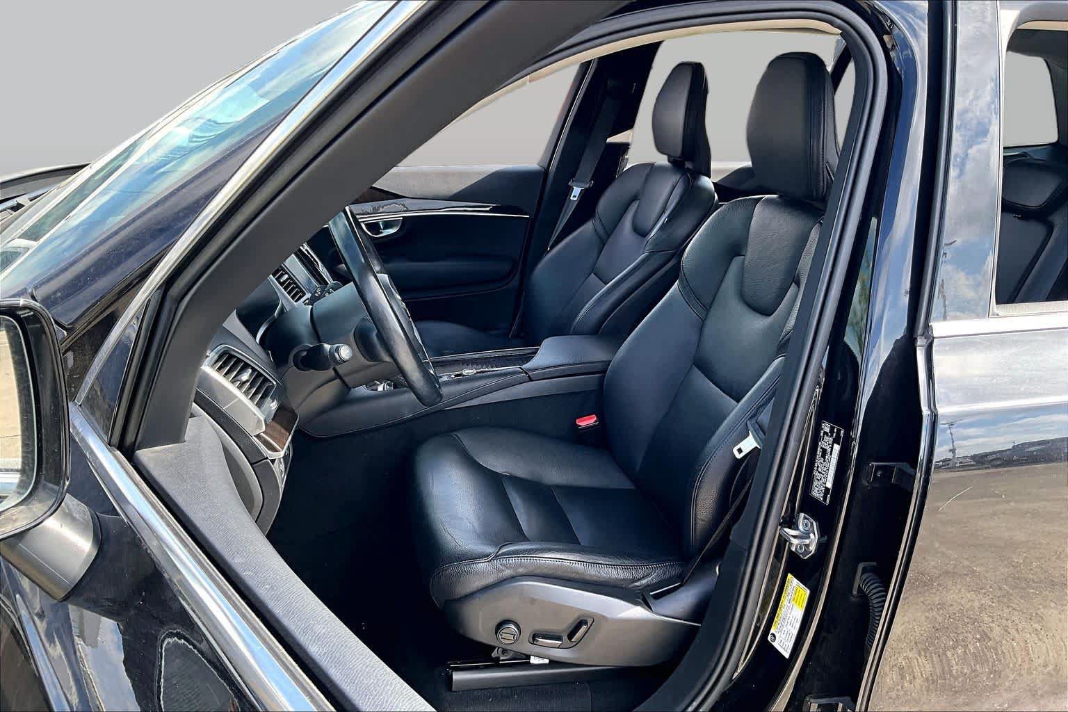 Used 2019 Volvo XC90 T6 Momentum w/ Advanced Package AWD/4WD image 7