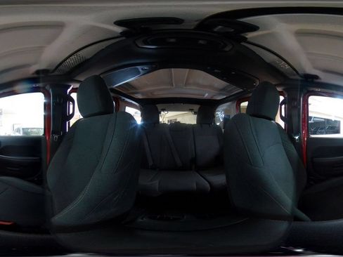 Used 2025 Jeep Wrangler Unlimited Sahara AWD/4WD image 42